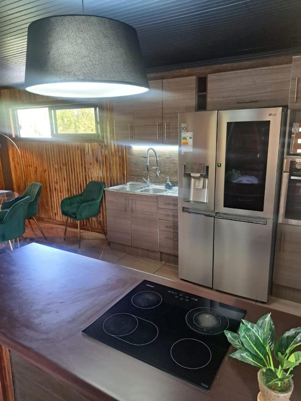 Casa Con Piscina Y Cama Elastica Casa de férias