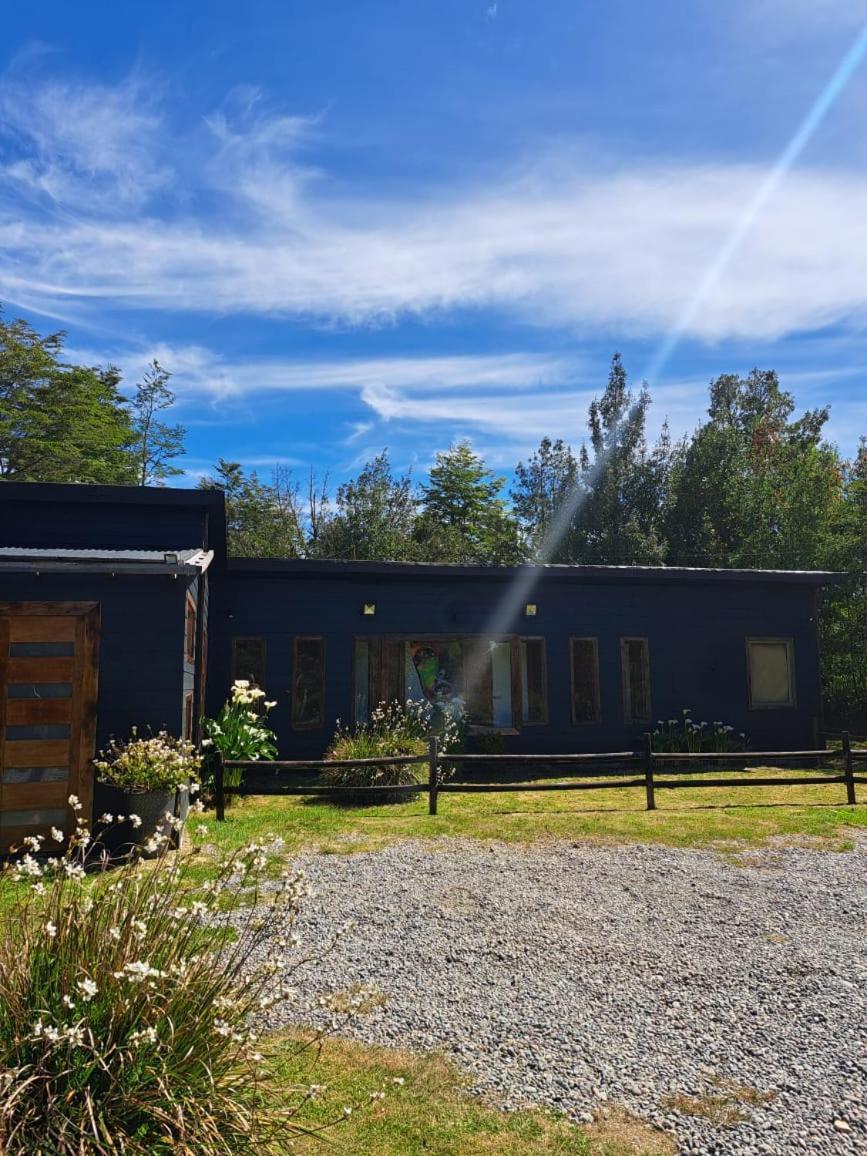 Casa Con Piscina Y Cama Elastica * Puerto Varas