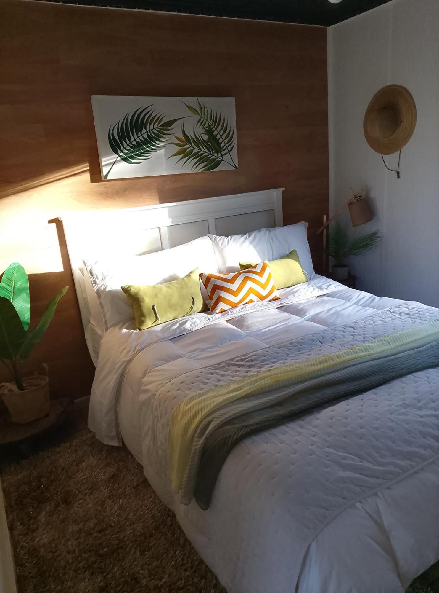 Casa Con Piscina Y Cama Elastica