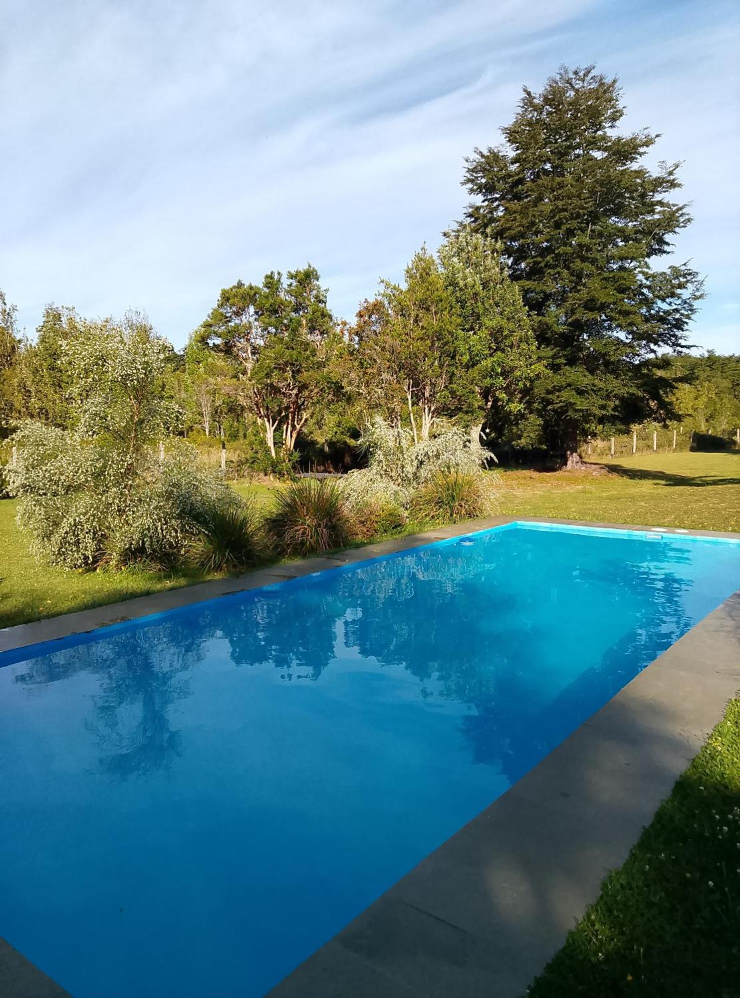 Casa Con Piscina Y Cama Elastica * Puerto Varas