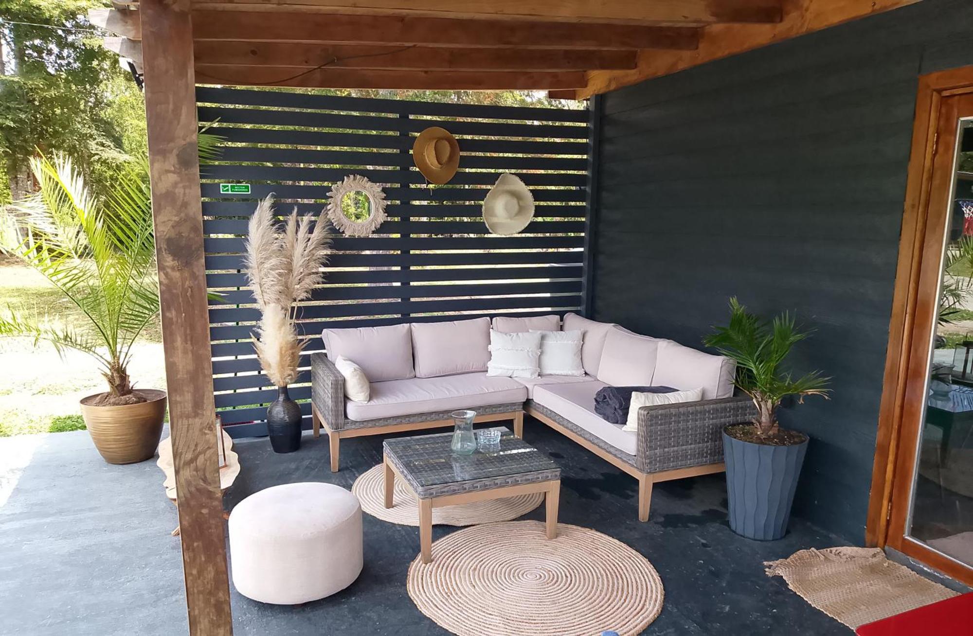 Casa Con Piscina Y Cama Elastica